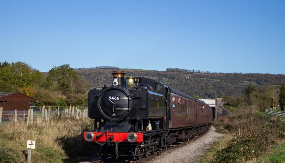 GWR-9466-pictured-at-Southam-Bridge-Gloucestershire-Warwickshire-Railway.-Kenny-Felstead-1170x658