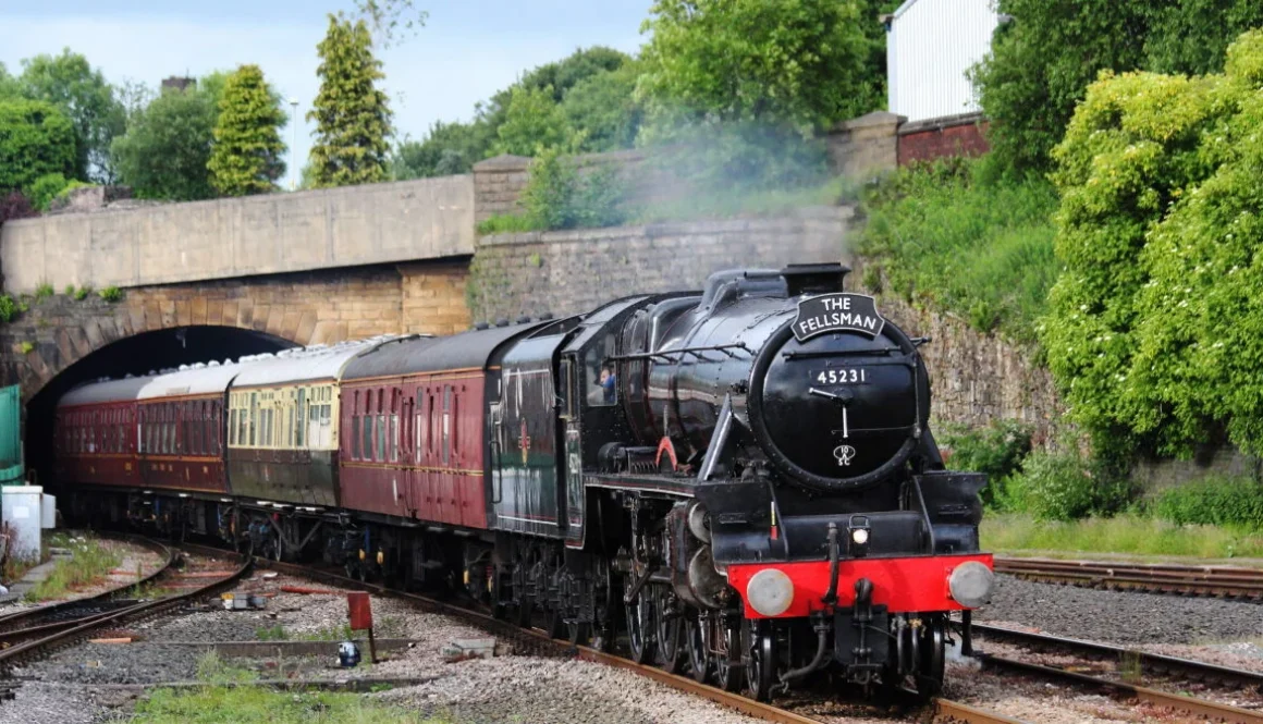 The-Sherwood-Forester-at-Blackburn-with-The-Fellsman-on-July-3rd-2013-credit-Keith-Wilkinson-1170x658