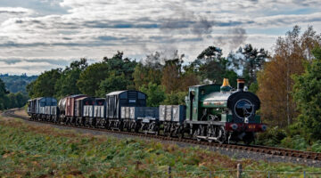 813 climbs towards Foley Park tunnel on 16-9-21. 2