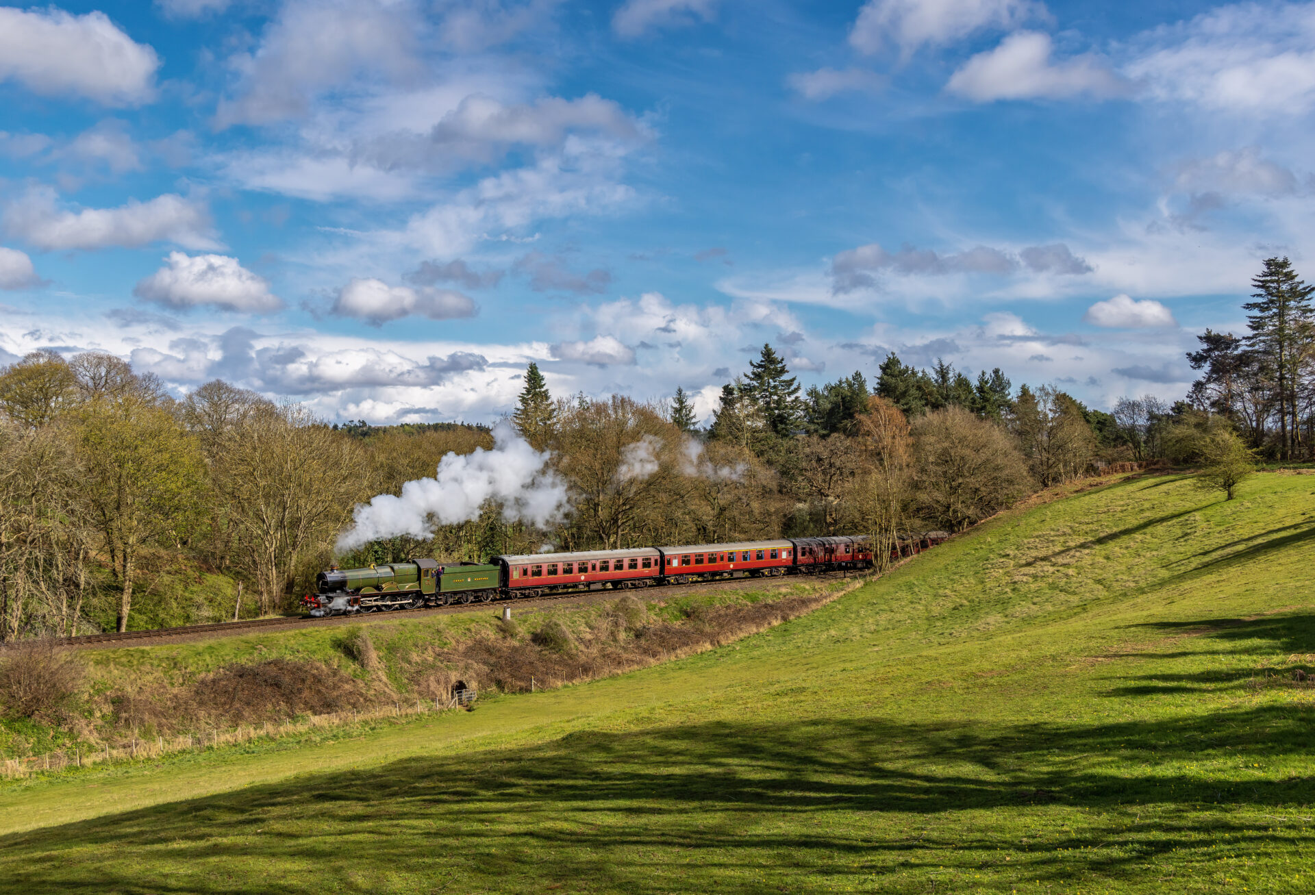 Catch a bus to get to the Severn Valley Railway