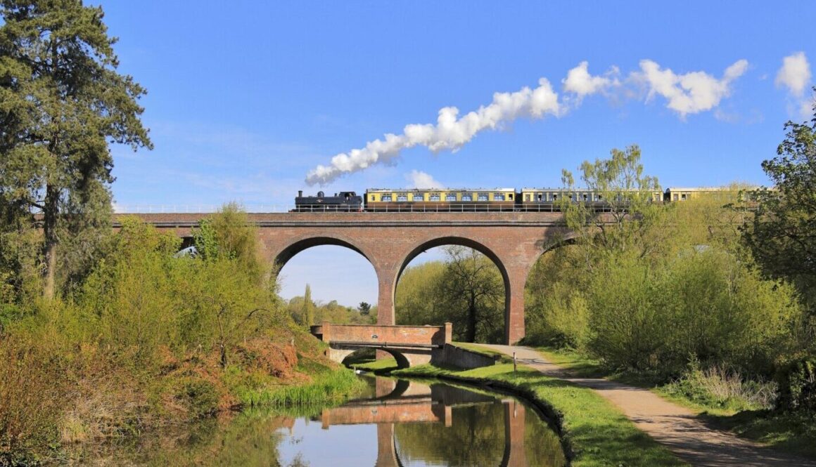 7714 heading over Falling Sands Viaduct. credit Alan Corfield