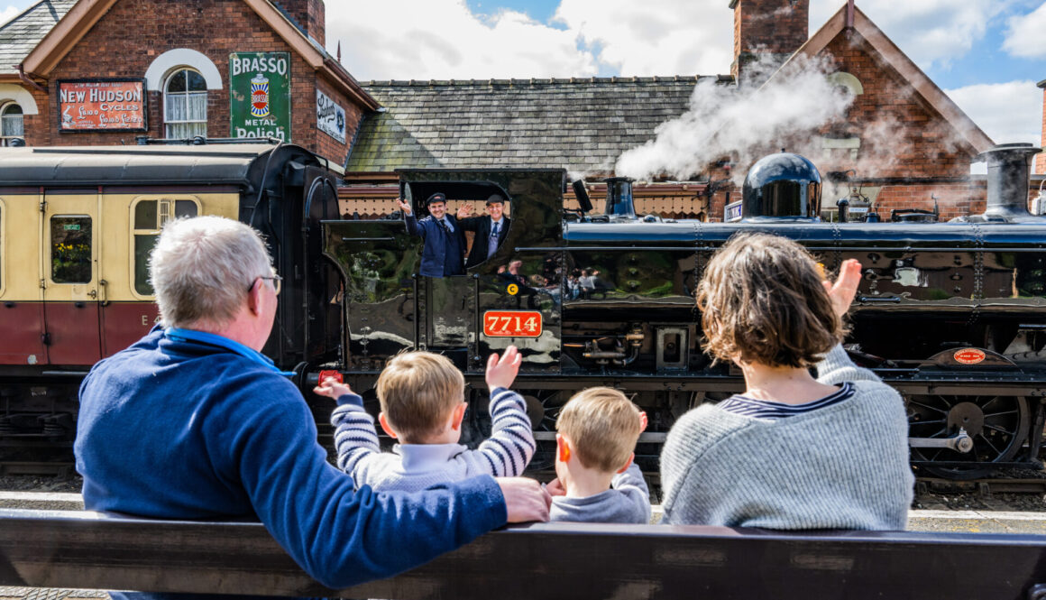 Family enjoying the Severn Valley Railway