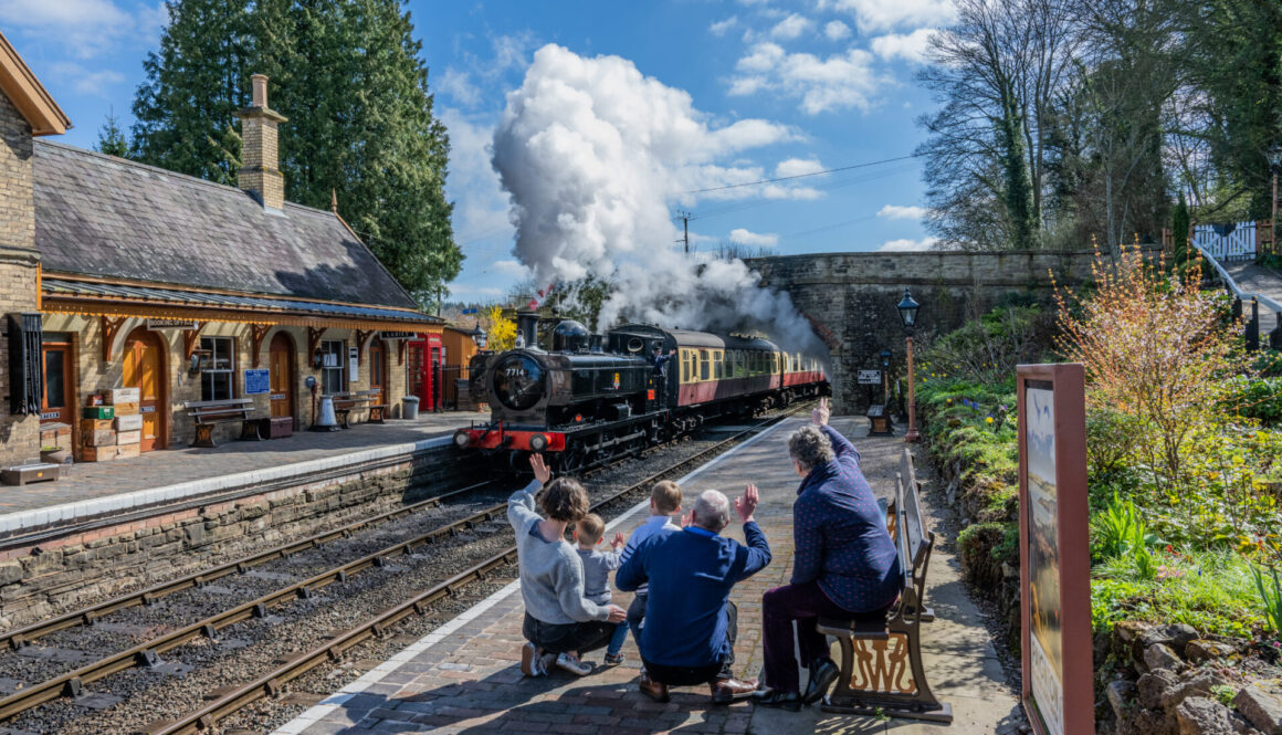 Family enjoying the Severn Valley Railway