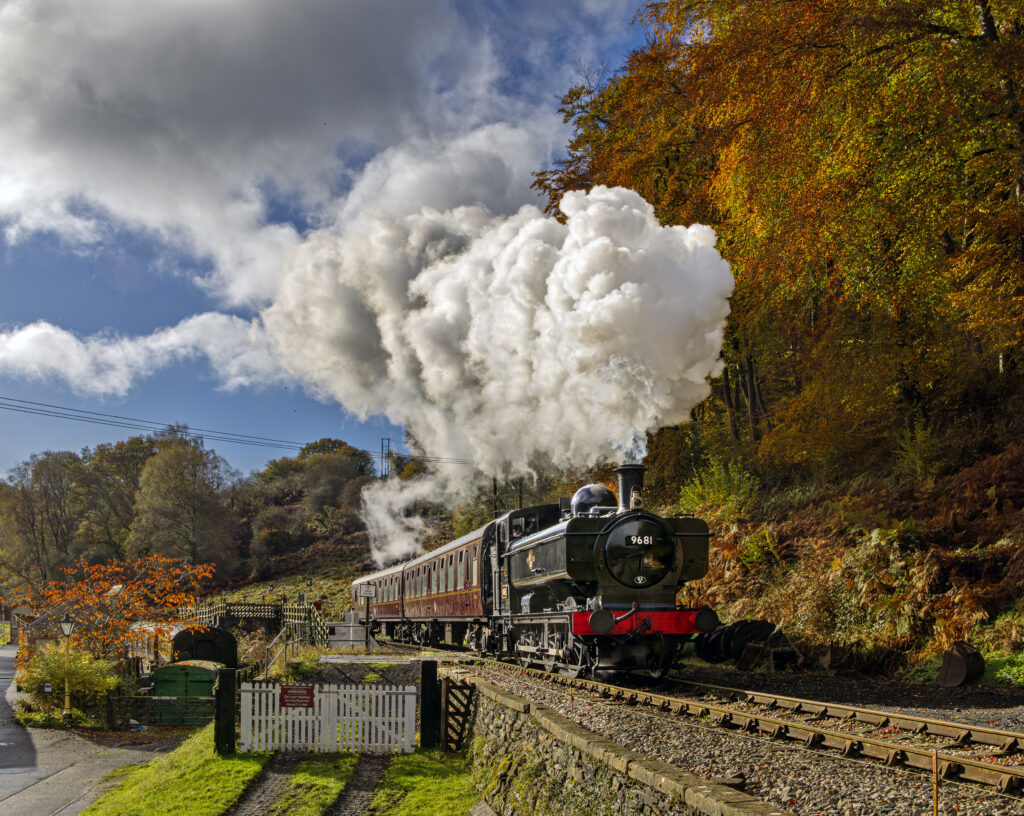 A rare chance to see pannier tank 9581 at the SVR's Autumn Steam Gala. Bob Green