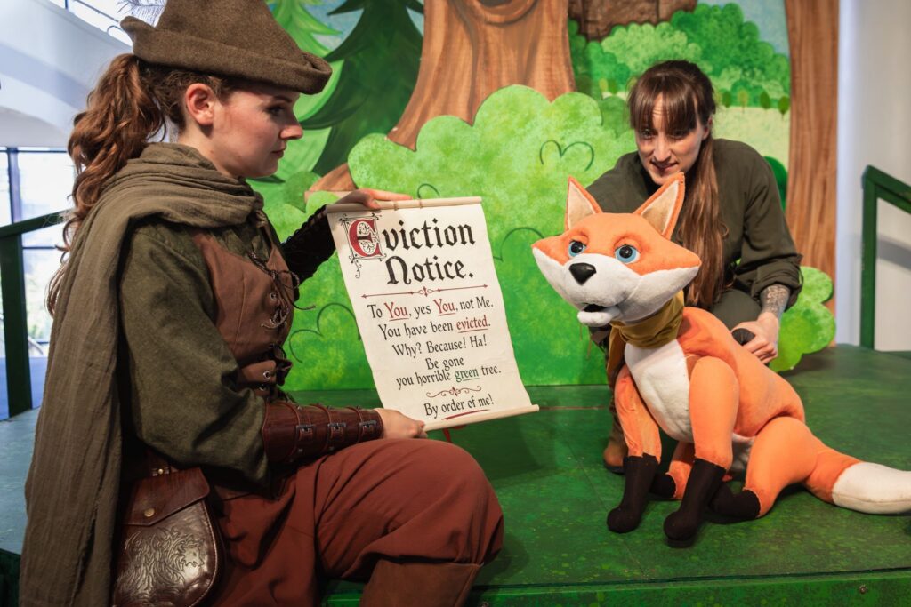Robin Hood and his Merry Friends credit Wise Owl Theatre