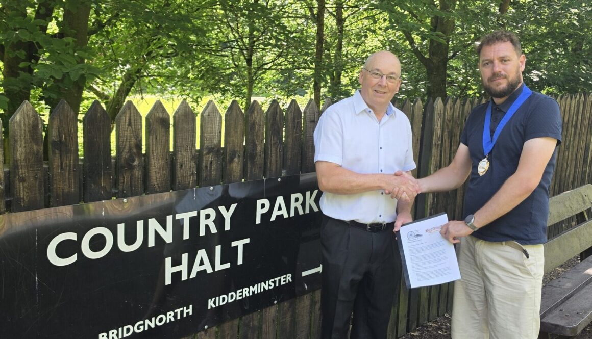 The SVR's Chris Bond with Highley Parish Council chair Tom Quinn. Alison Palmer